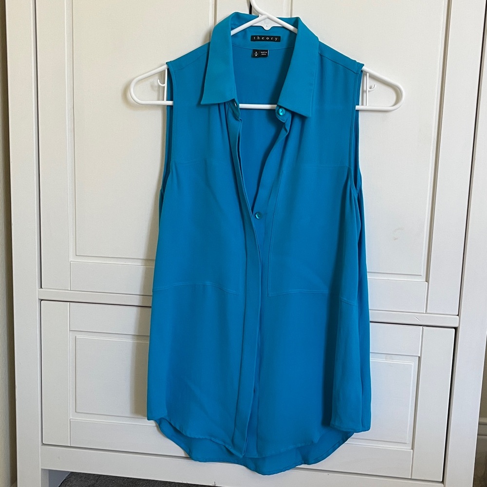 NWOT Theory Button Down sleeveless 100% silk, gorgeous turquoise color, size S/P